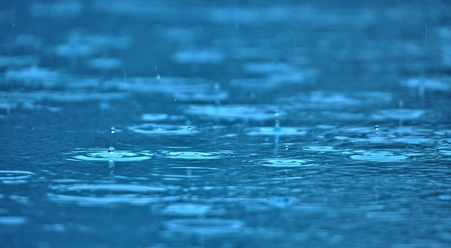 Raindrops Water Pool Rain Ripples - Mylene2401 / Pixabay